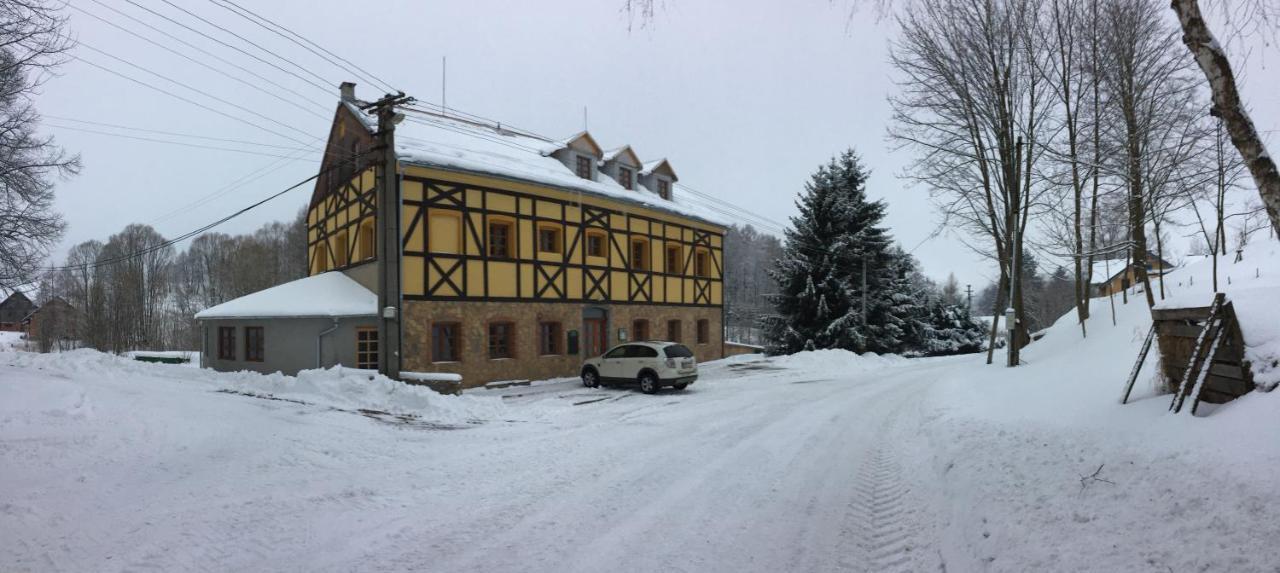 Penzion Stara Skola Vikantice المظهر الخارجي الصورة