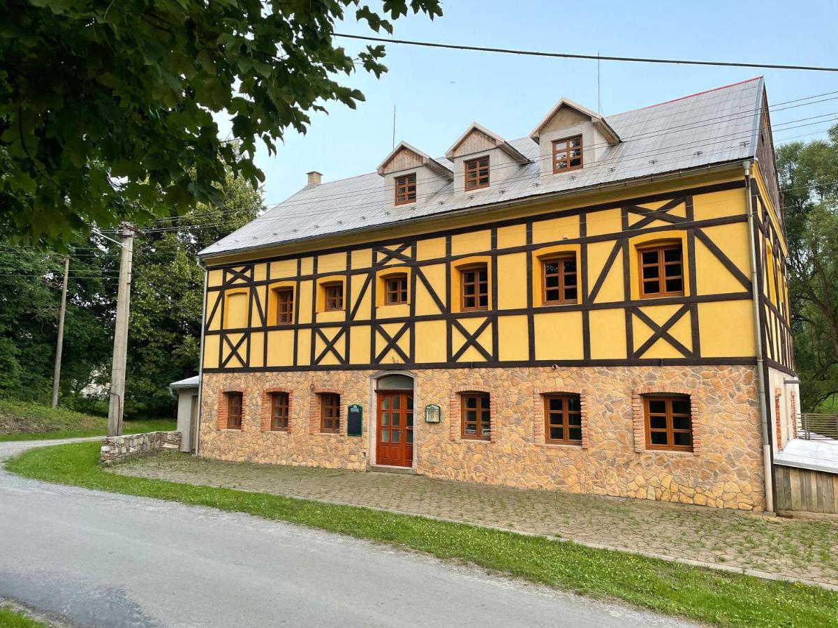 Penzion Stara Skola Vikantice المظهر الخارجي الصورة